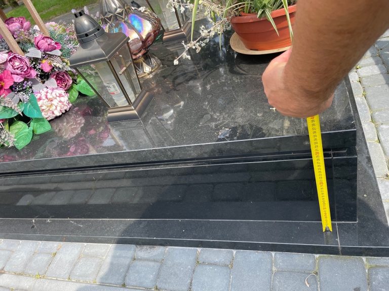 Końcowy pomiar wysokości nagrobka