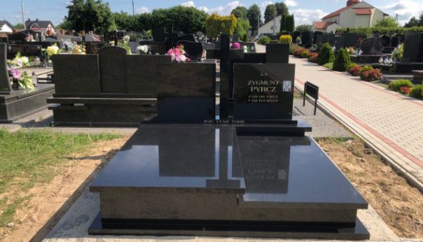 Nagrobek dwupłytowy