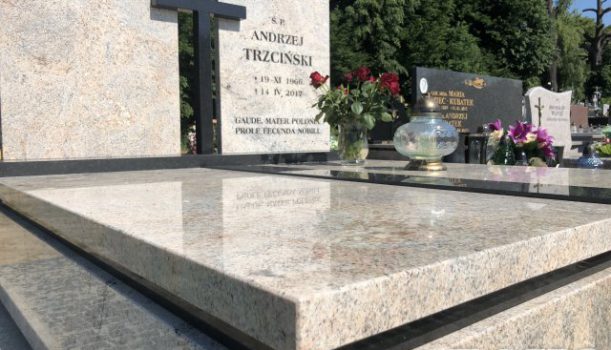 Nagrobek granitowy Ivory Cream