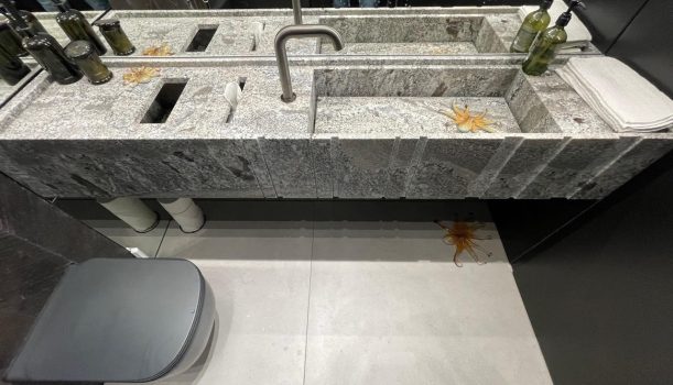 Piękno kamienia w Twojej łazience – umywalka z granitu Blue Arraras